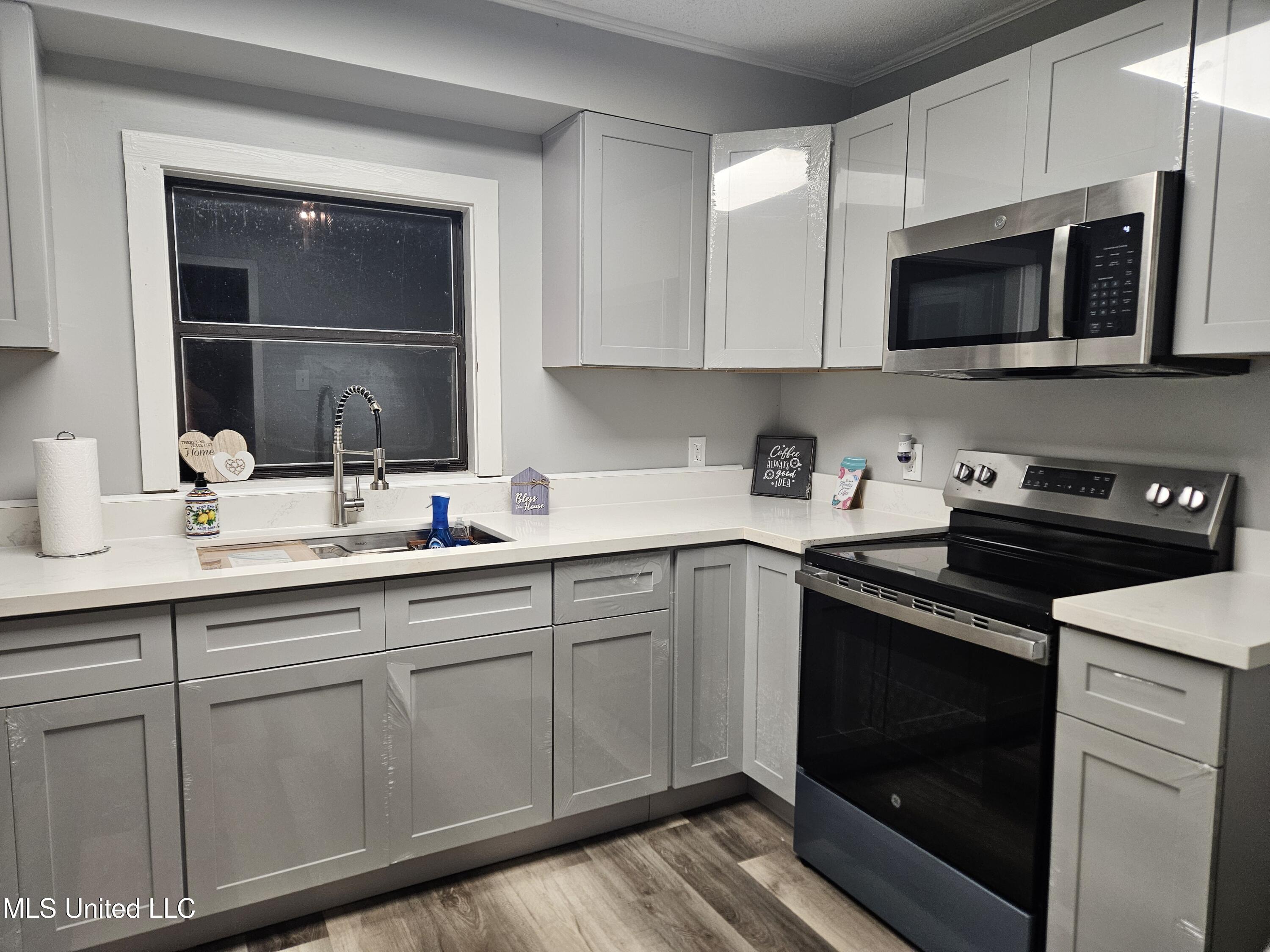 10477 Shorecrest Road Biloxi, MS 39532 - Photo 4 of 19 Kitchen v5