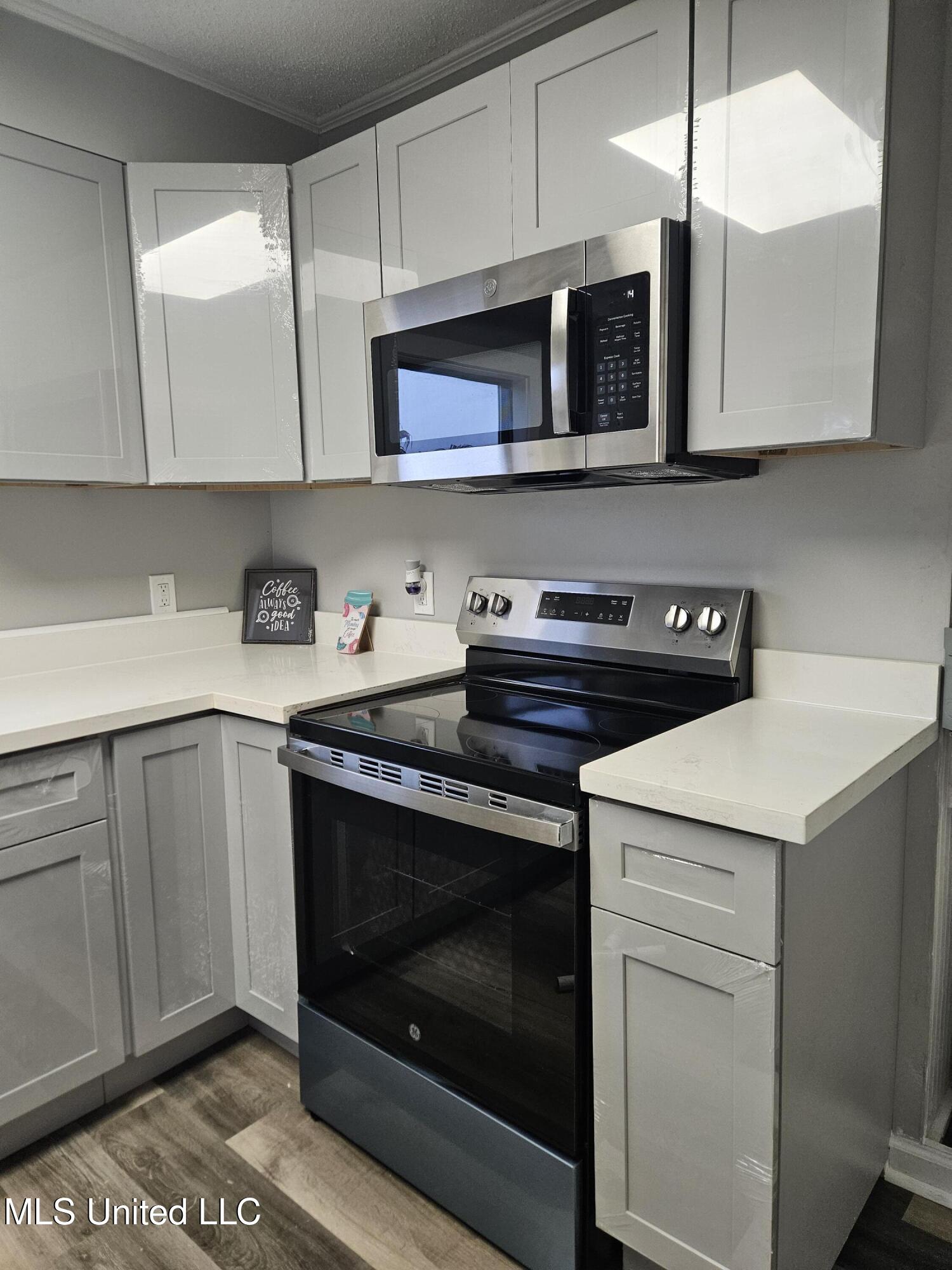 10477 Shorecrest Road Biloxi, MS 39532 - Photo 5 of 19 Kitchen v3