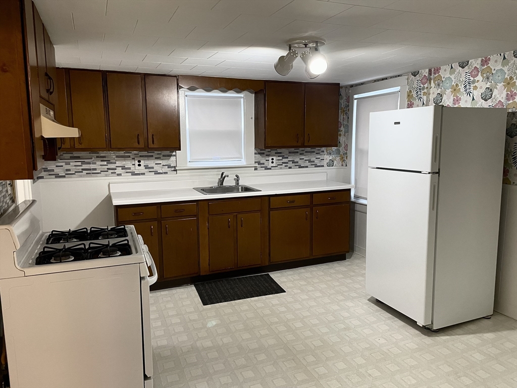 126 Lowell Street, Unit R Peabody, MA 01960 - Photo 2 of 16