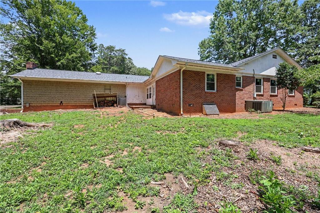 3063 Georgia Road Yadkinville, NC 27055 - Photo 35 of 38