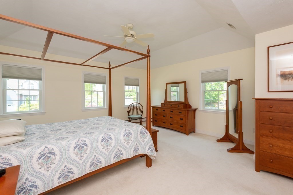 41 Ellen Road Stoneham, MA 02180 - Photo 20 of 41 Gallery Image 20