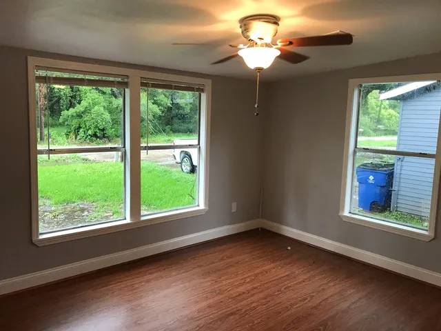 $1,295 | 131 Frontier Lane, Freeport, TX 77541