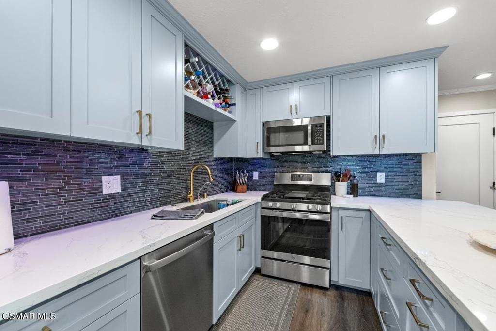 3918 Cochran Street, Unit 19 Simi Valley, CA 93063 - Photo 3 of 22