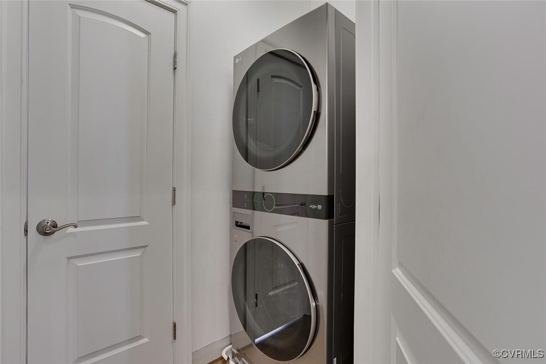 2392 Bel Crest Circle Midlothian, VA 23113 - Photo 37 of 50 a utility room with dryer and washer