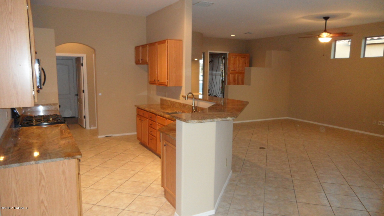 7619 West Rising Ridge Road Tucson, AZ 85743 - Photo 4 of 30 Gallery Image 4