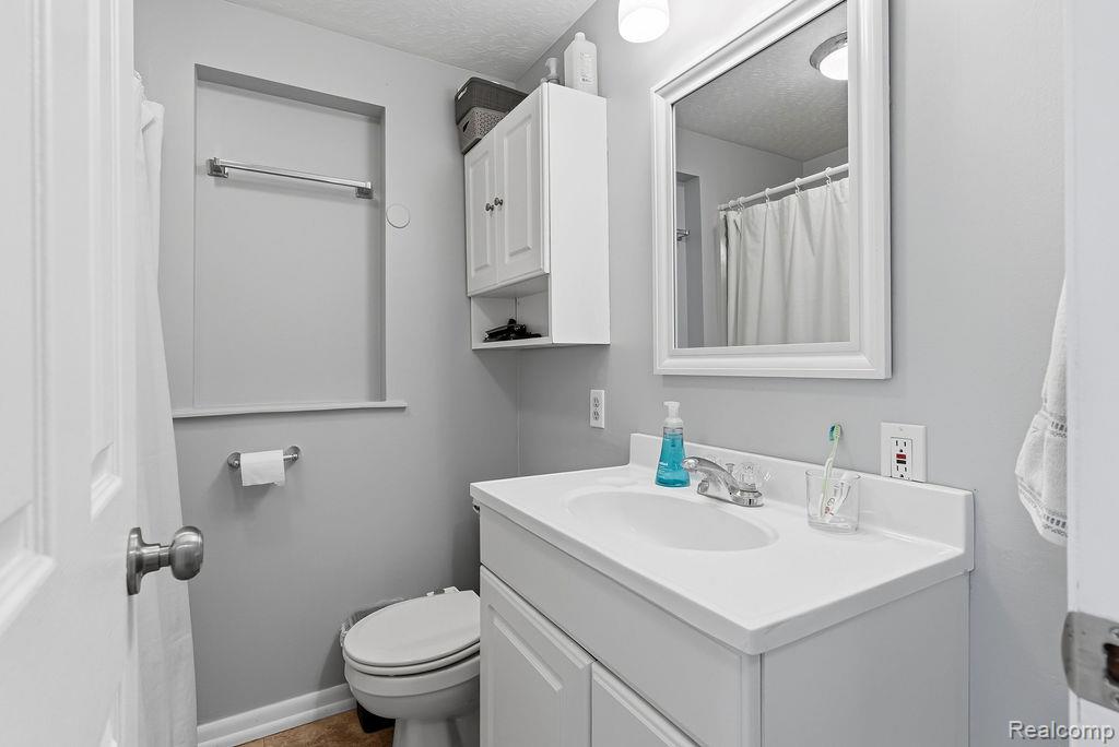 4246 South Durand Road Durand, MI 48429 - Photo 27 of 46 Gallery Image 27