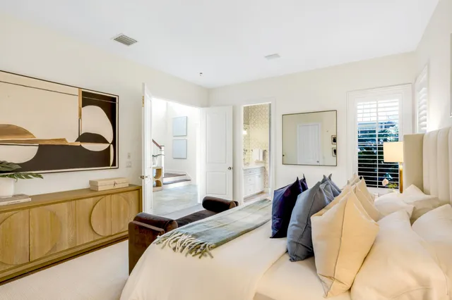 $9,249,000 | 6201 North Ocean Boulevard, Ocean Ridge, FL 33435