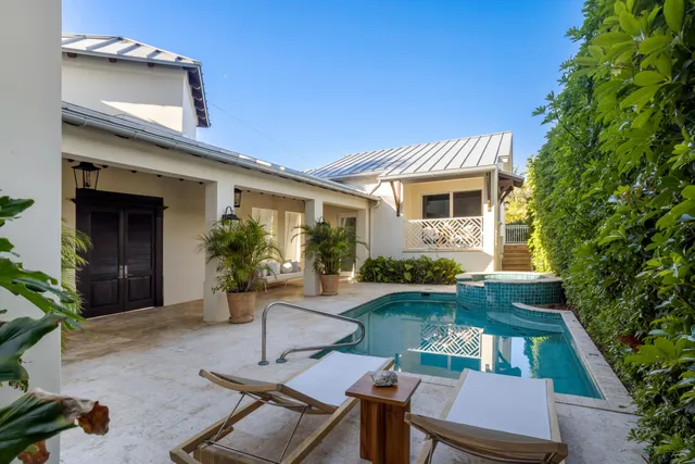 $9,249,000 | 6201 North Ocean Boulevard, Ocean Ridge, FL 33435