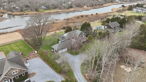 $2,975,000 | 15 A Brushy Neck Lane, Westhampton, NY 11977