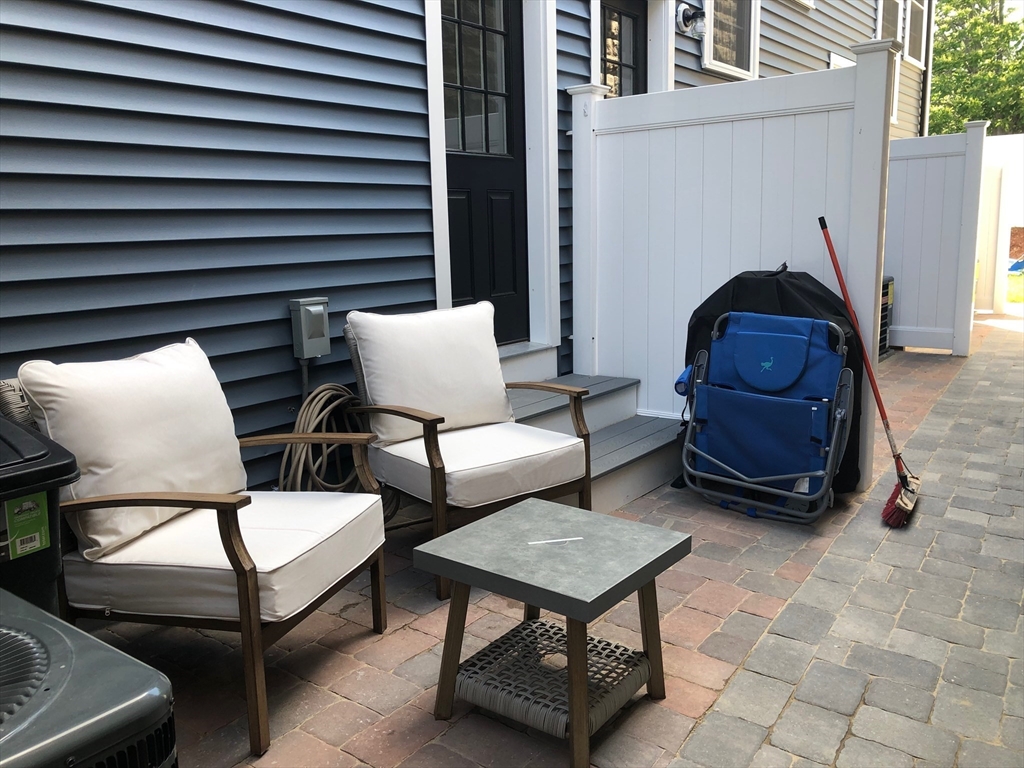 16 Common Street, Unit 3 Waltham, MA 02451 - Photo 5 of 13