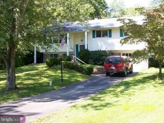 35 Stoneham Road Collegeville, PA 19426 - Photo 1 of 6 Gallery Image 1