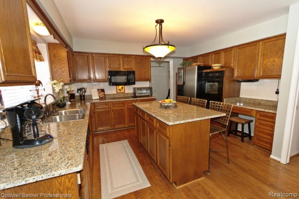 3208 Summit Ridge Drive Rochester Hills, MI 48306 - Photo 15 of 34