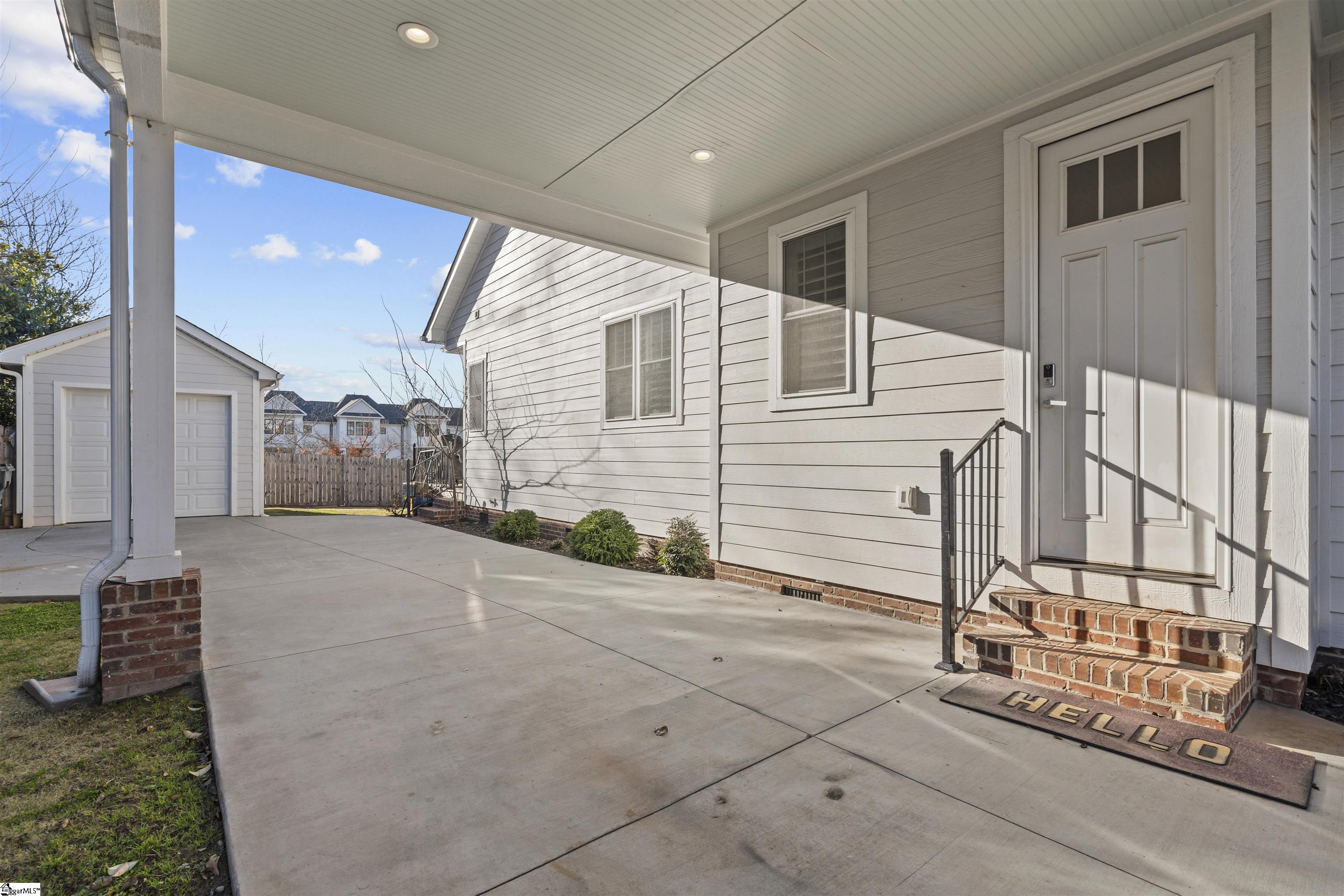 10 Harris Street Greenville, SC 29601 - Photo 5 of 43