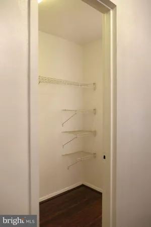$1,550 | 801 North Pitt Street, Unit 201, Alexandria, VA 22314