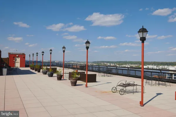 $1,550 | 801 North Pitt Street, Unit 201, Alexandria, VA 22314