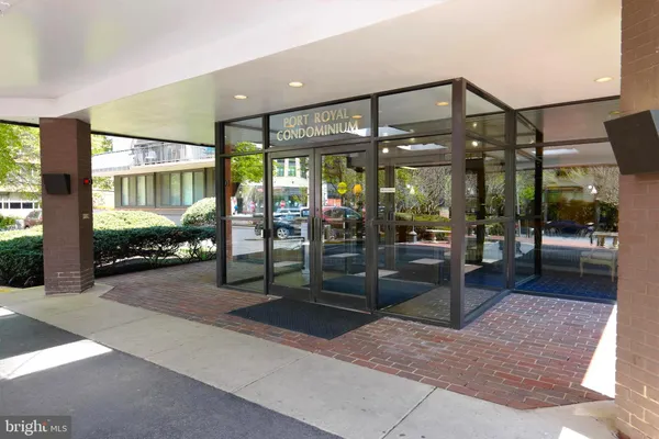$1,550 | 801 North Pitt Street, Unit 201, Alexandria, VA 22314