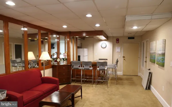 $1,575 | 801 North Pitt Street, Unit 201, Alexandria, VA 22314