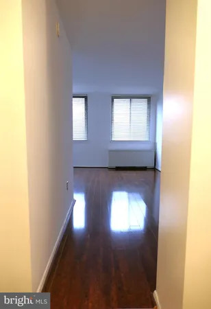 $1,550 | 801 North Pitt Street, Unit 201, Alexandria, VA 22314