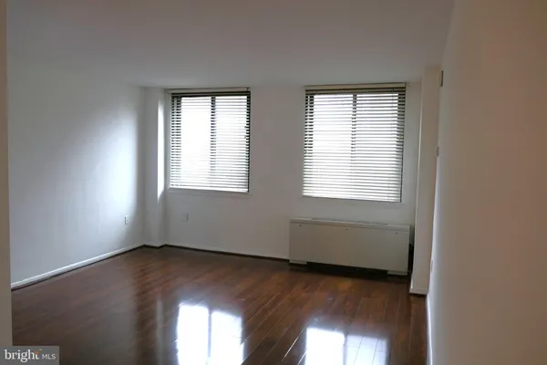 $1,550 | 801 North Pitt Street, Unit 201, Alexandria, VA 22314