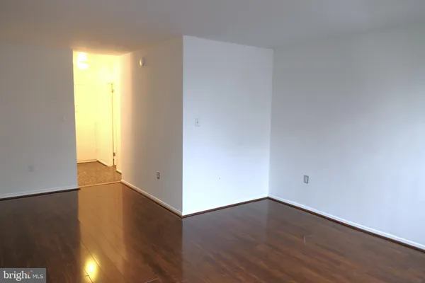 $1,550 | 801 North Pitt Street, Unit 201, Alexandria, VA 22314