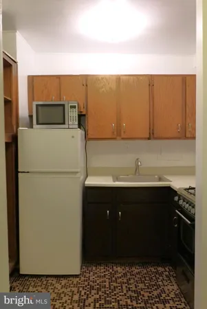 $1,575 | 801 North Pitt Street, Unit 201, Alexandria, VA 22314