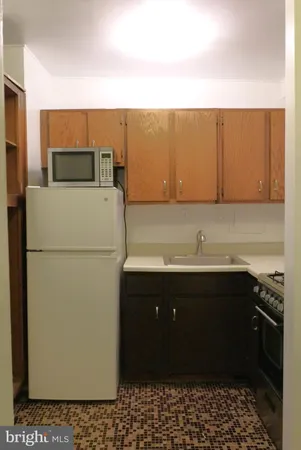 $1,550 | 801 North Pitt Street, Unit 201, Alexandria, VA 22314