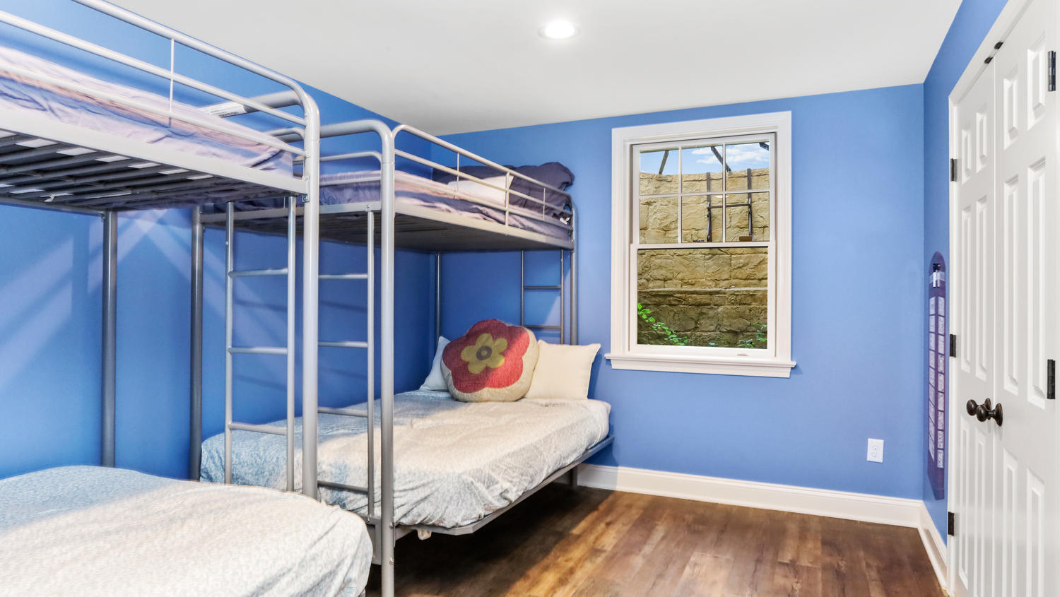 8 Wakeman Road Westport, CT 06880 - Photo 27 of 41 a bedroom with a bed and a window