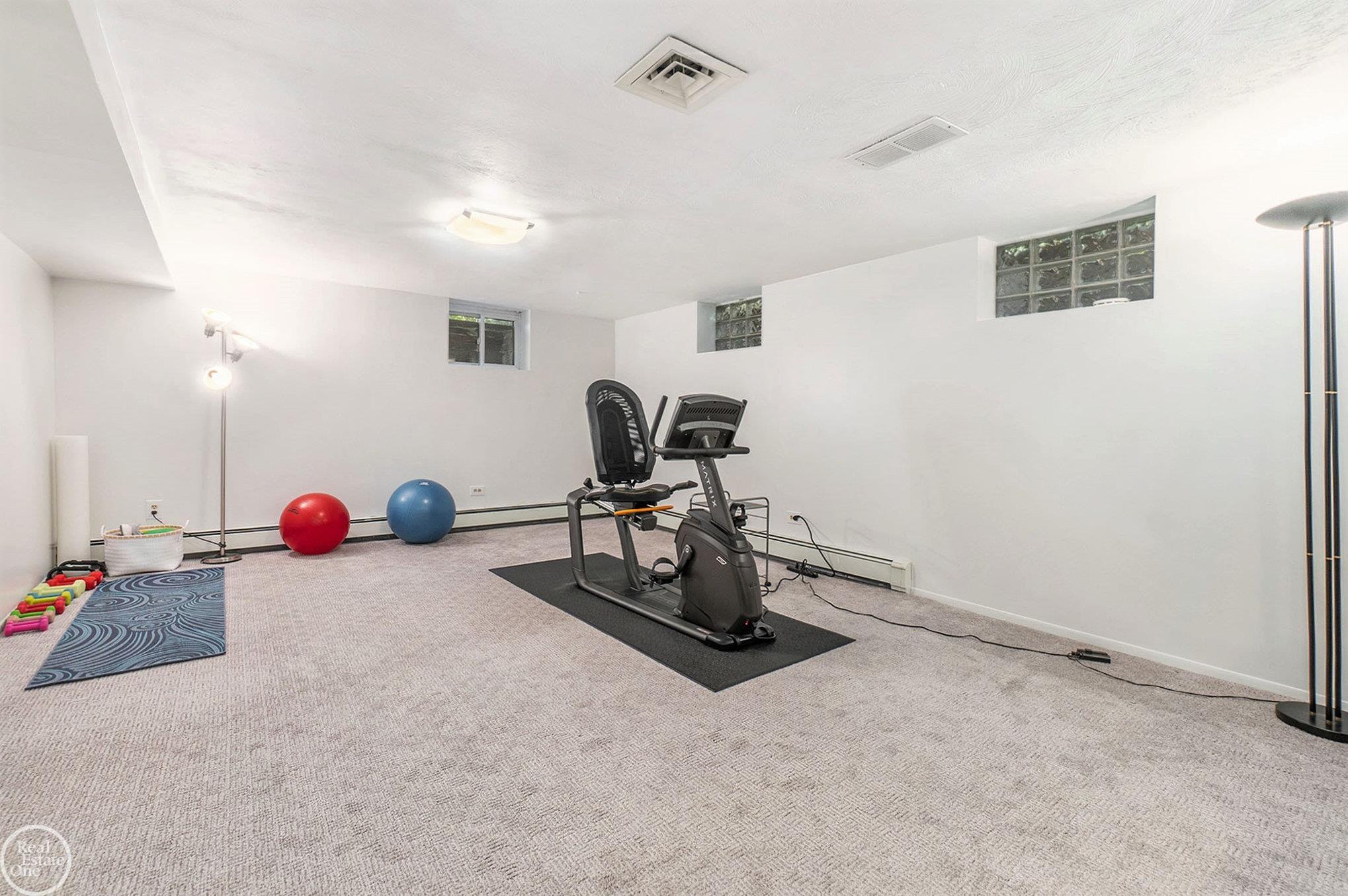 3781 Lincoln Road Bloomfield Hills, MI 48301 - Photo 27 of 37