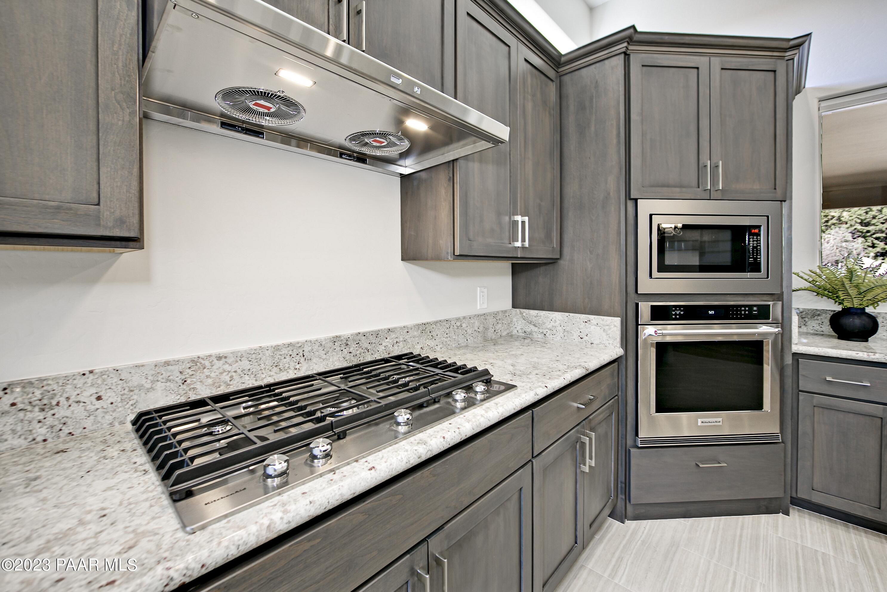 1770 Grandview Road Prescott, AZ 86305 - Photo 11 of 48 010_Kitchen