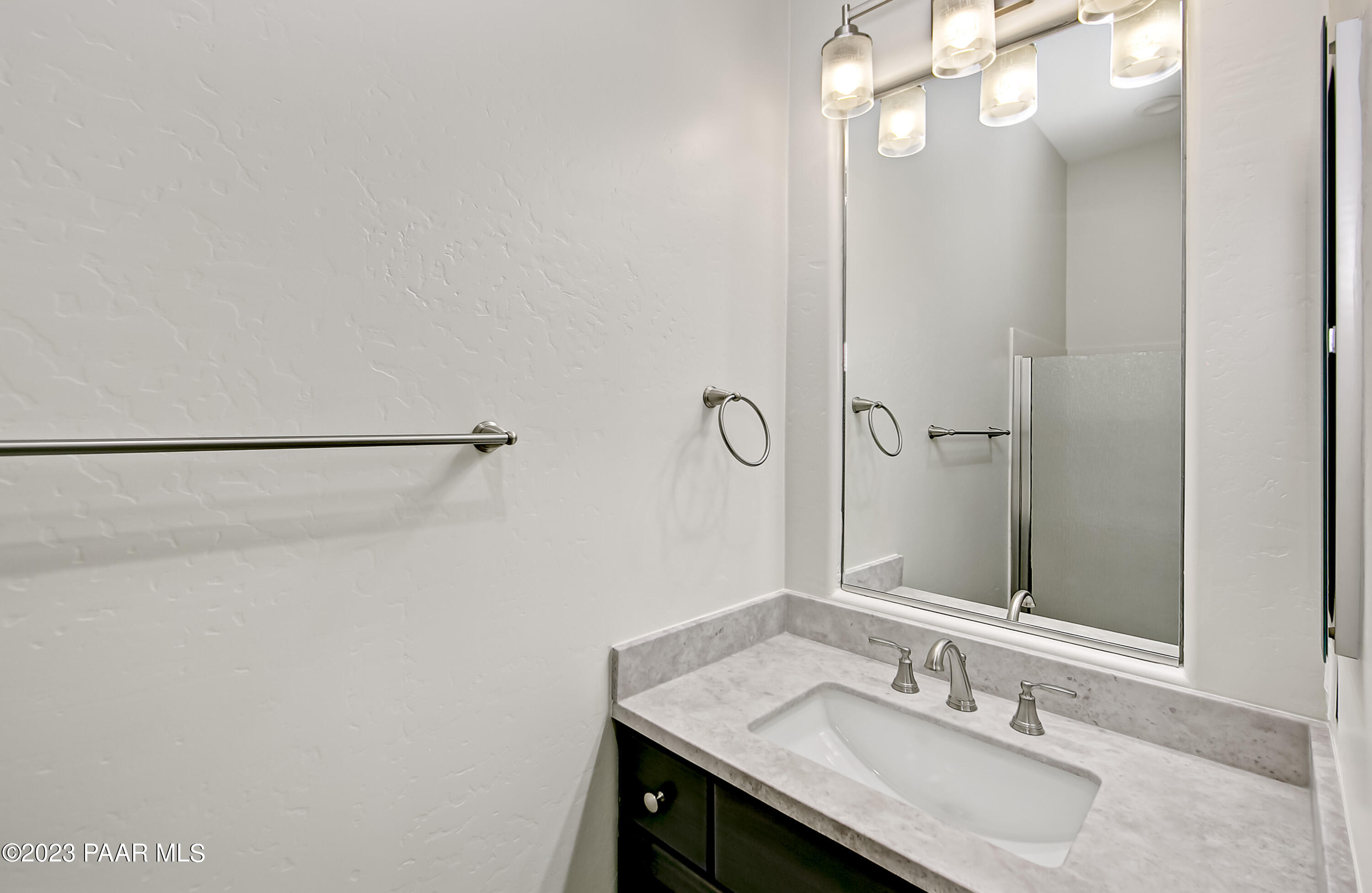 1770 Grandview Road Prescott, AZ 86305 - Photo 29 of 48 Guest Bathroom