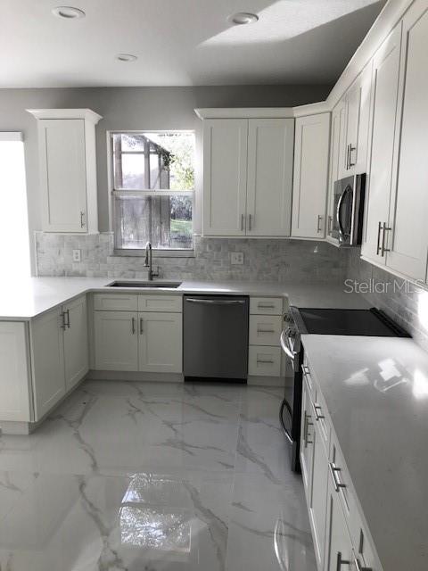 18044 Java Isle Drive Tampa, FL 33647 - Photo 7 of 38