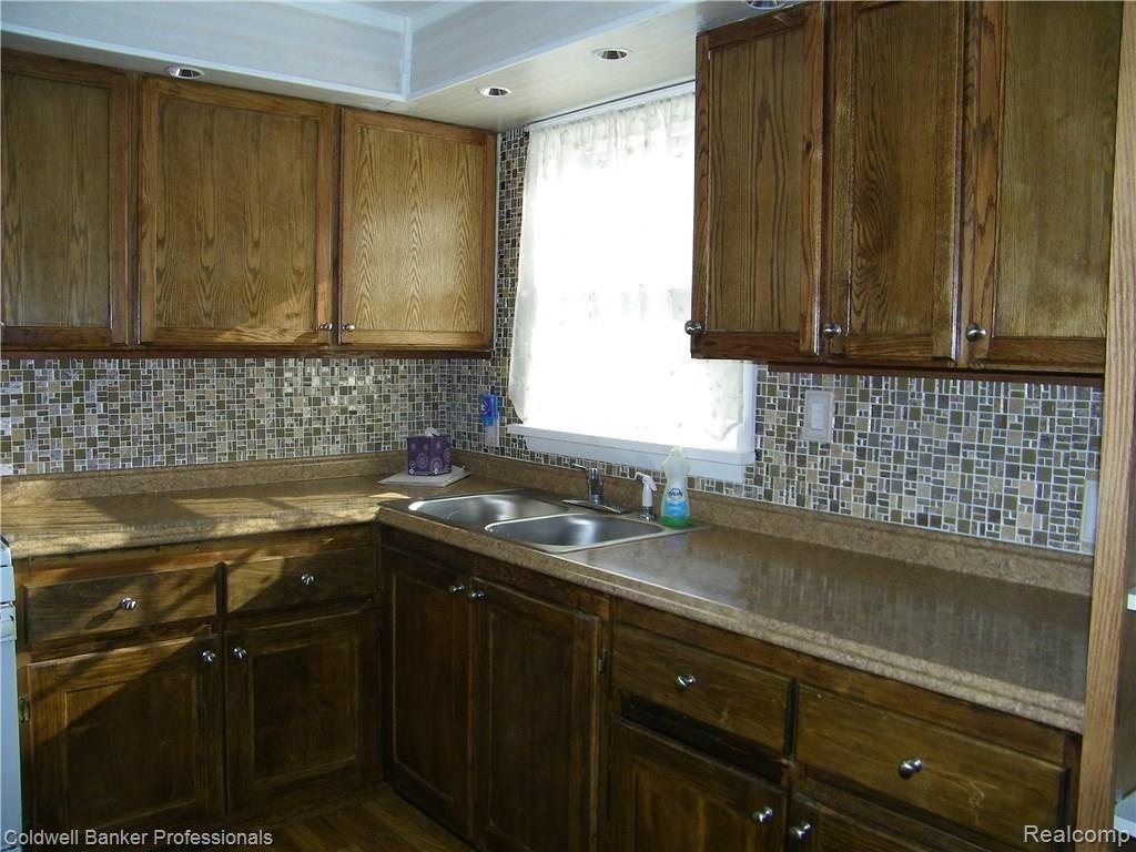 1718 Bowers Road Lapeer, MI 48446 - Photo 12 of 18 100_3009.jpg