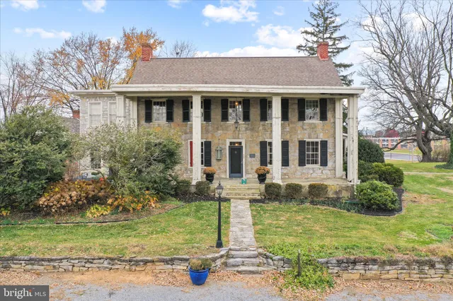 a front view of house with yard