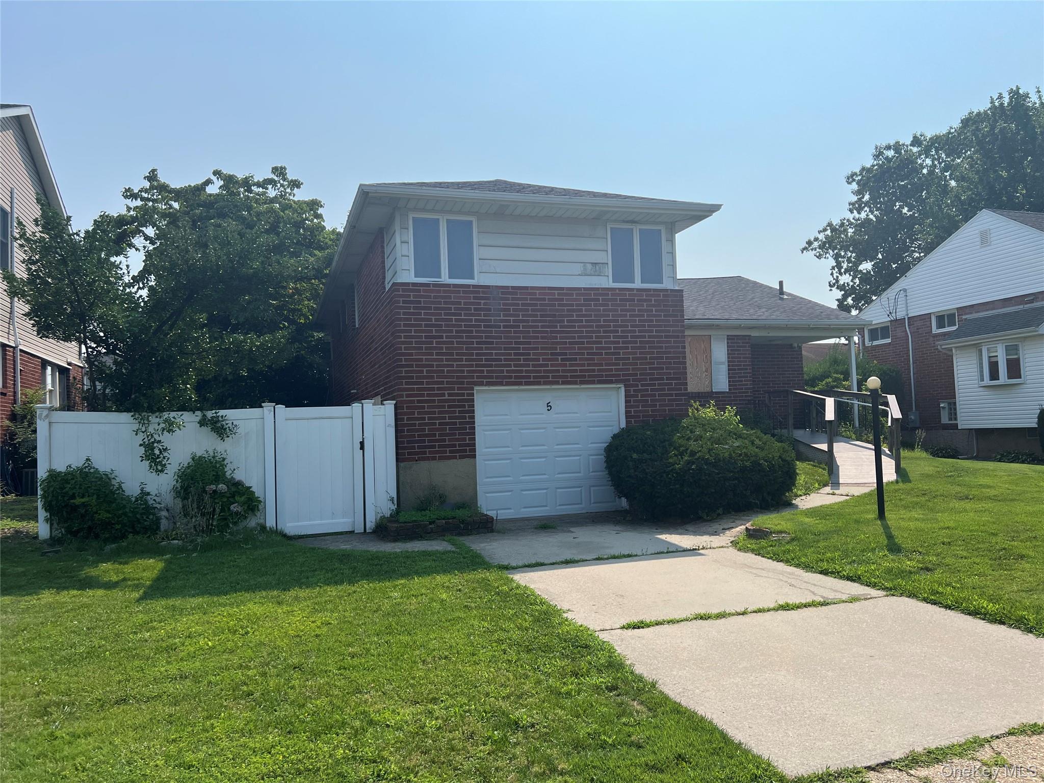 5 Winding Road Massapequa, NY 11758 - Photo 4 of 7 Gallery Image 4