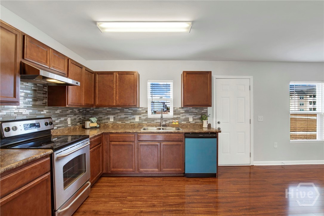 213 Barbour Lane Hinesville, GA 31313 - Photo 8 of 35