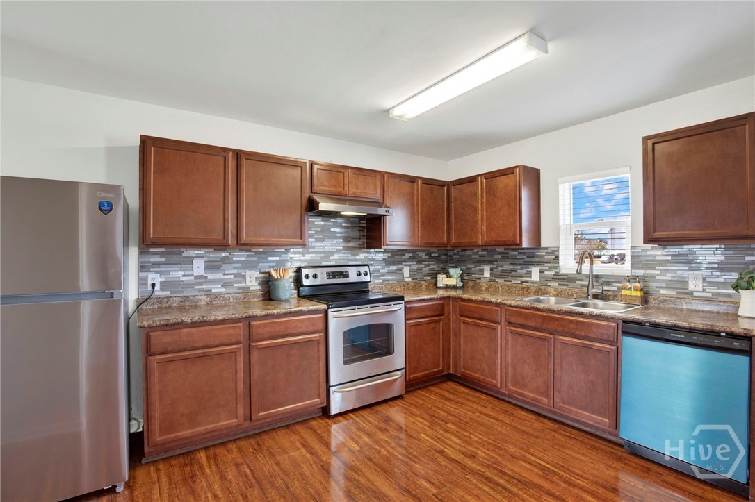 213 Barbour Lane Hinesville, GA 31313 - Photo 9 of 35