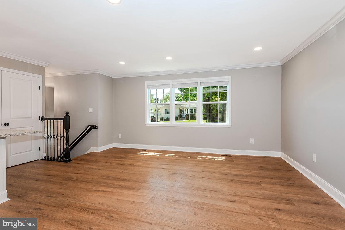 7730 Middlegate Court Pasadena, MD 21122 - Photo 10 of 51