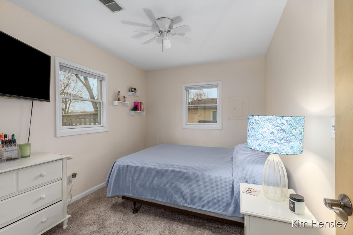 2240 4 Mile Road Northeast Grand Rapids, MI 49525 - Photo 11 of 34 IMG_1010