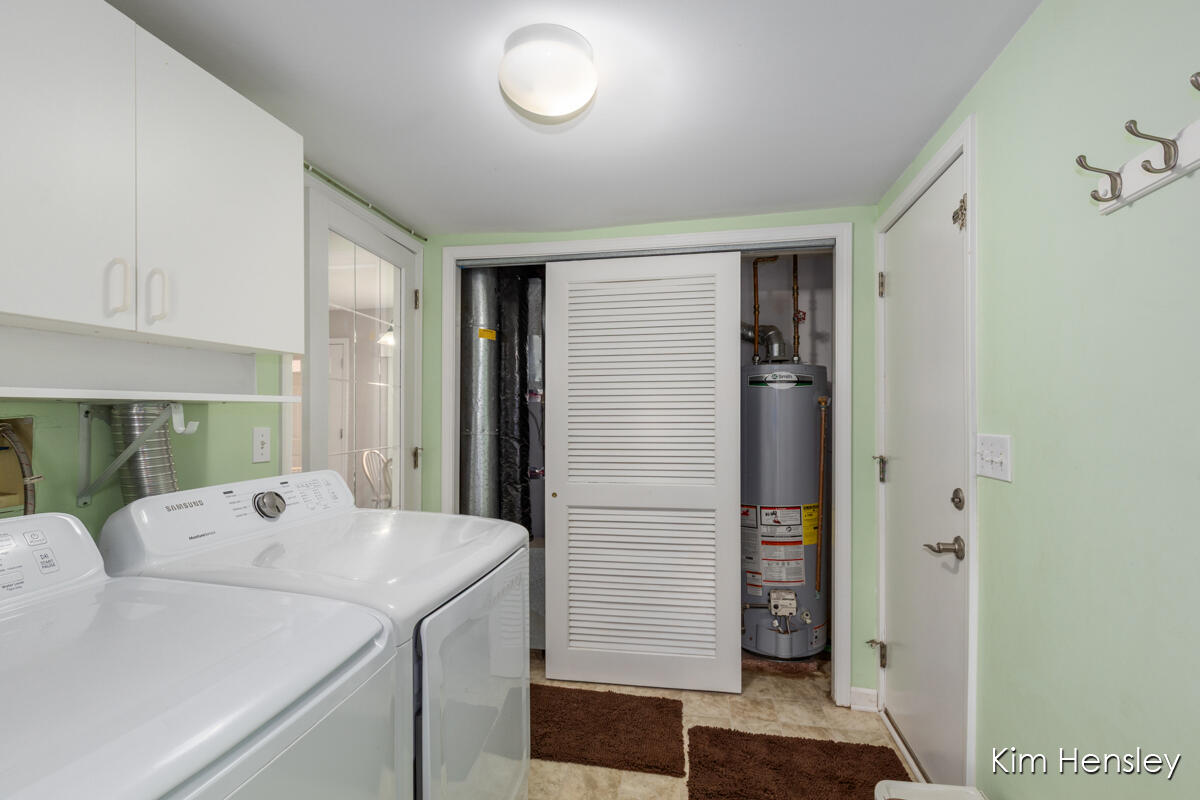 2240 4 Mile Road Northeast Grand Rapids, MI 49525 - Photo 17 of 34 IMG_1016