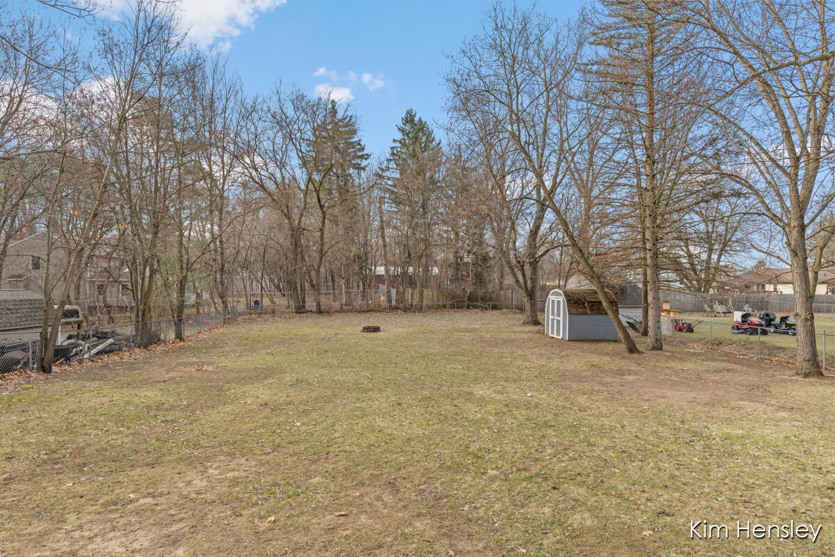 2240 4 Mile Road Northeast Grand Rapids, MI 49525 - Photo 20 of 34 IMG_1017