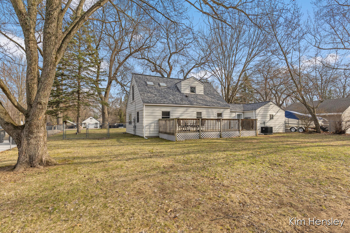 2240 4 Mile Road Northeast Grand Rapids, MI 49525 - Photo 21 of 34 IMG_1018