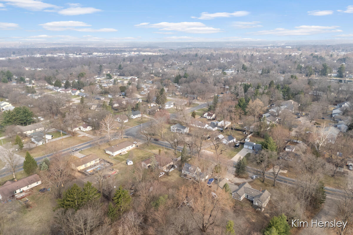 2240 4 Mile Road Northeast Grand Rapids, MI 49525 - Photo 31 of 34 IMG_1028