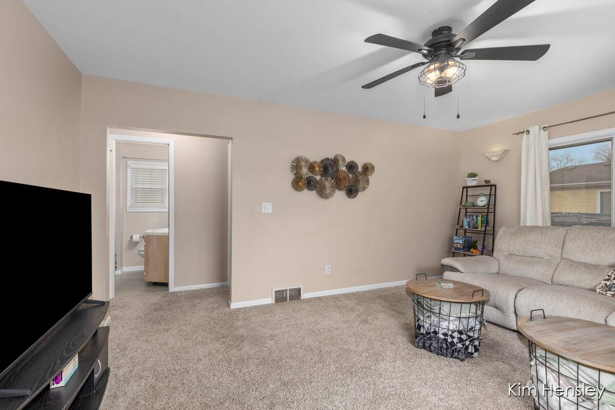 2240 4 Mile Road Northeast Grand Rapids, MI 49525 - Photo 6 of 34 IMG_1005