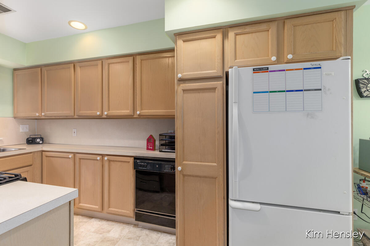 2240 4 Mile Road Northeast Grand Rapids, MI 49525 - Photo 8 of 34 IMG_1007