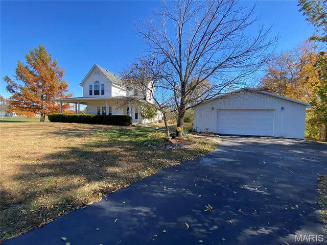 $425,000 | 8012 Brickyard Hill Road, Worden, IL 62097