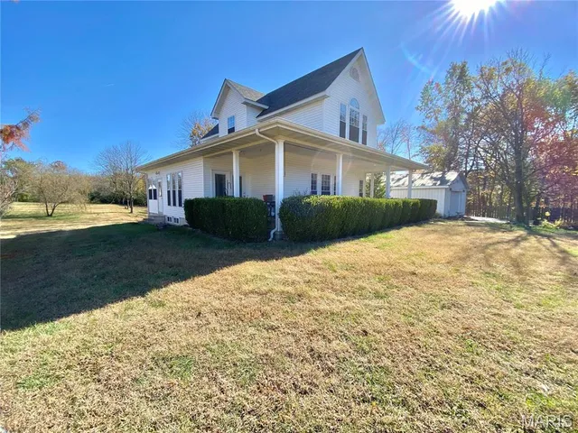 $425,000 | 8012 Brickyard Hill Road, Worden, IL 62097