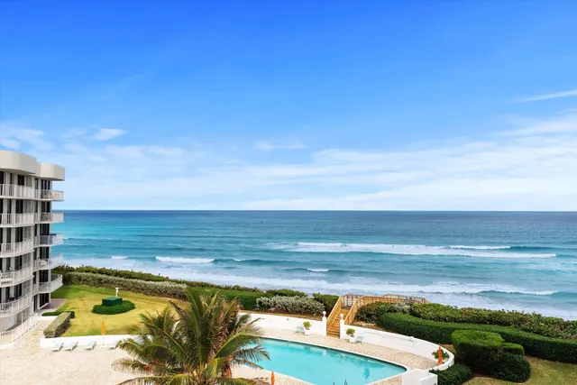 a view of a tennis court