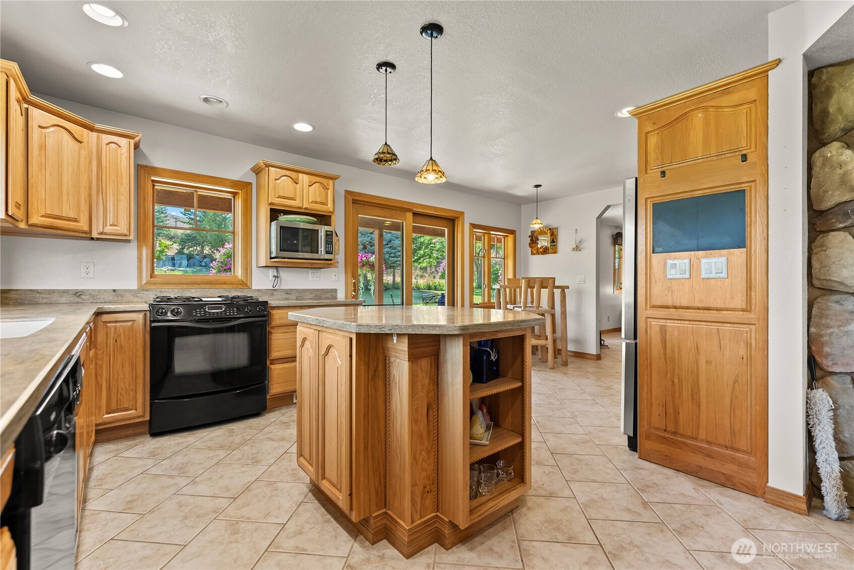 54 Wilson Road Winthrop, WA 98862 - Photo 5 of 40