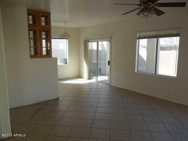 3922 West Carter Road Phoenix, AZ 85041 - Photo 3 of 26 Family Room