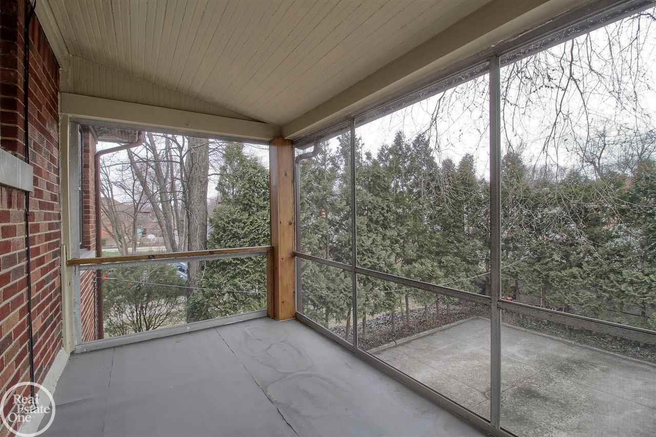 832 Trombley Road Grosse Pointe, MI 48230 - Photo 8 of 52 31360773-7.JPG